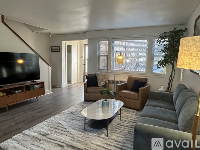 2010 42nd St 2 Beds Single Family Home for Rent - Photo gallery 1