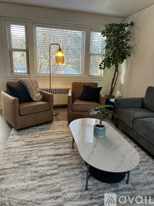 2010 42nd St 2 Beds Single Family Home for Rent - Photo gallery 4