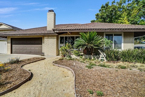 1307 South Petit Avenue 4 Beds Apartment for Rent