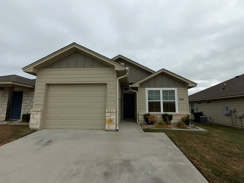 810 United Drive 2 Beds Apartment for Rent