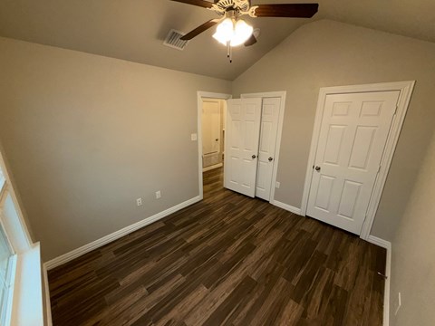 810 United Drive 2 Beds Apartment for Rent