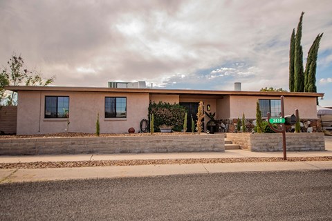 3010 S Calle Cordova 3 Beds Apartment for Rent