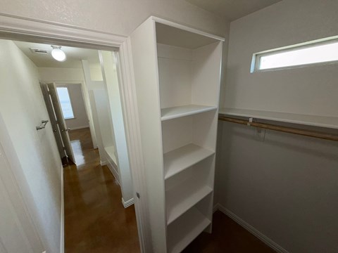 425 East Zenith 3 Beds Apartment for Rent