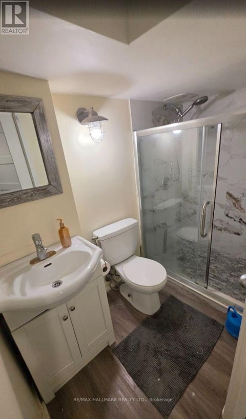 ROOM 2 - 888 KROSNO BOULEVARD 1 Apartment for Rent