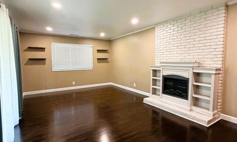 1913 College Ave 3 Beds Apartment for Rent
