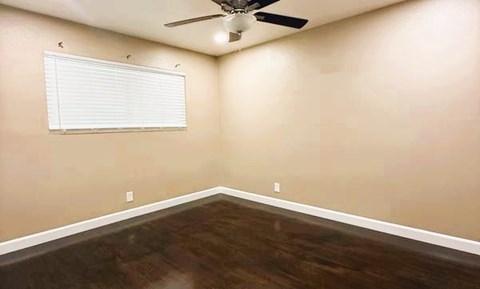 1913 College Ave 3 Beds Apartment for Rent