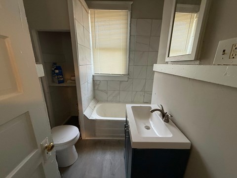 1759 West Hill Street 3 Beds Apartment for Rent