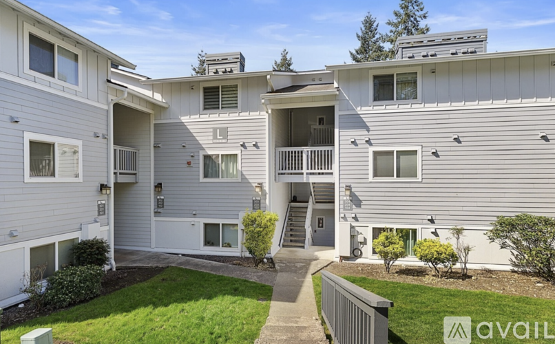 14206 Northeast 181st Place 1 Condo for Rent - Photo gallery 1