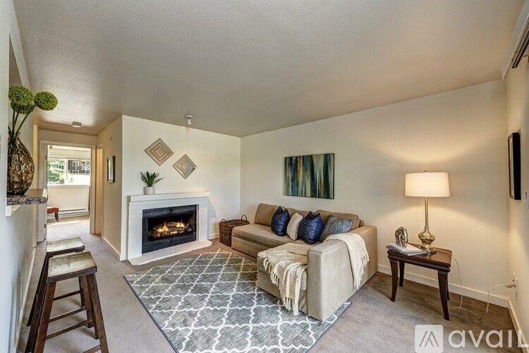 14206 Northeast 181st Place 1 Condo for Rent - Photo gallery 3