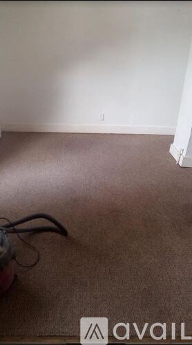 6 W Shore St 2 Beds Apartment for Rent