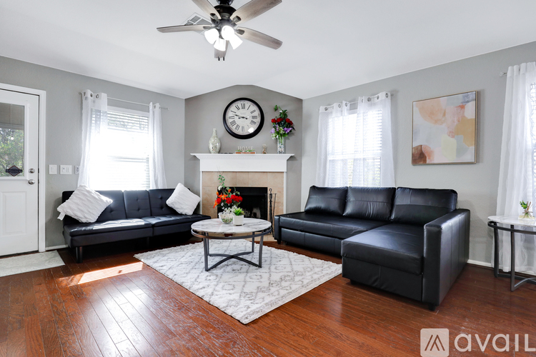 15767 Cotton Tail Lane 3 Beds Single Family Home for Rent - Photo gallery 4
