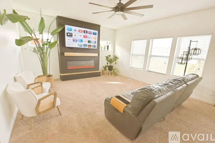 4236 Douthart Place 4 Beds Single Family Home for Rent - Photo gallery 3