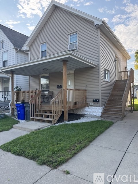 612 4Th Avenue Southwest 2 Beds Apartment for Rent