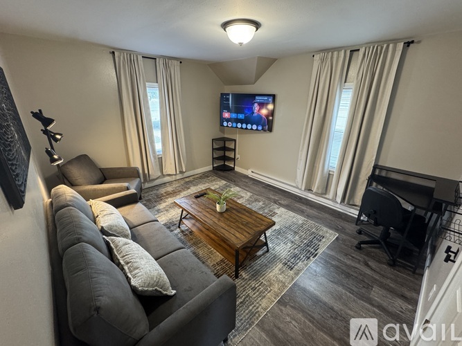 612 4th Avenue Southwest 2 Beds Apartment for Rent - Photo gallery 3