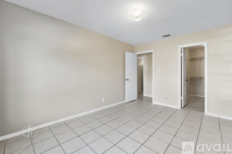 1400 Clamp Avenue 2 Beds Apartment for Rent - Photo gallery 2