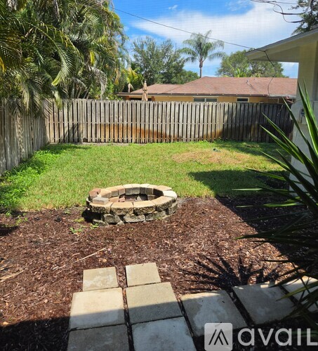 239 West Riverside Drive 3 Beds Single Family Home for Rent - Photo gallery 3