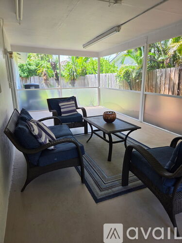 239 West Riverside Drive 3 Beds Single Family Home for Rent - Photo gallery 4