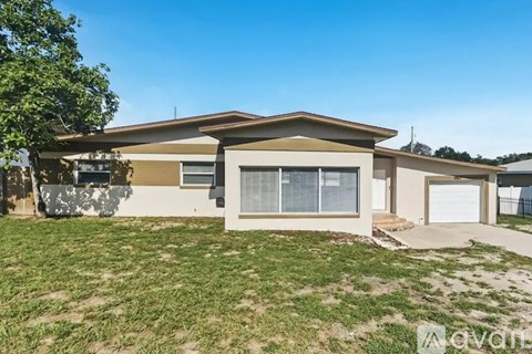 1064 Indian Rocks Rd S, Largo, FL, 33770 3 Beds Apartment for Rent