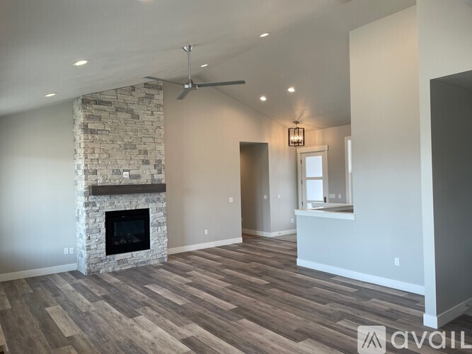 1354 East 670 North 7 Beds Single Family Home for Rent - Photo gallery 4