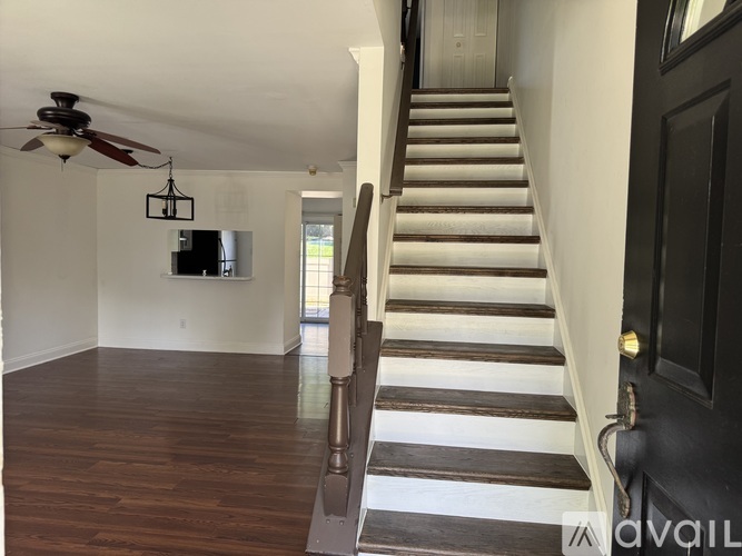 3 Eaton Court 2 Beds Townhouse for Rent - Photo gallery 2