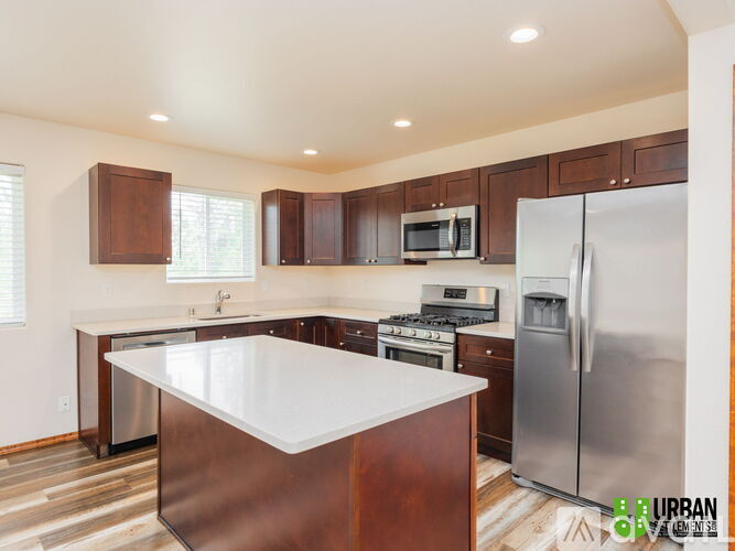 5519 E 14th Ave 4 Beds Townhouse for Rent - Photo gallery 2