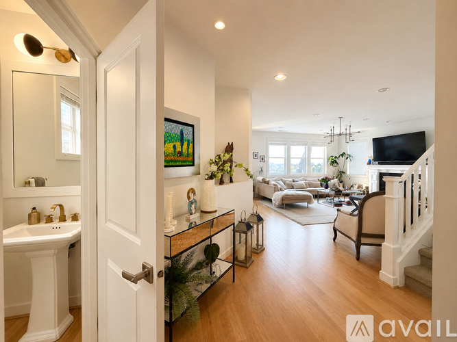 1643 14th Place Northeast 4 Beds Single Family Home for Rent - Photo gallery 4