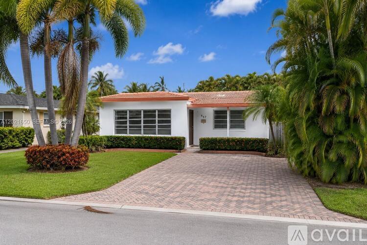 947 Lincoln St 4 Beds Single Family Home for Rent - Photo gallery 4