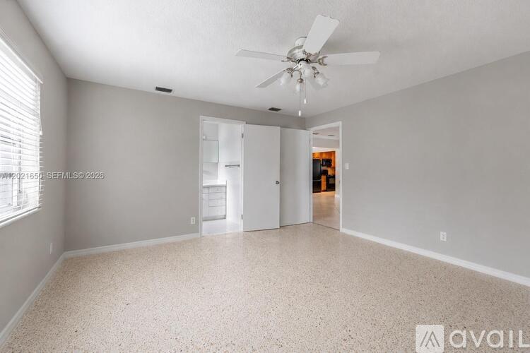 947 Lincoln St 4 Beds Single Family Home for Rent - Photo gallery 5