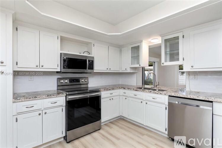 1900 NW 82nd Terrace 5 Beds Single Family Home for Rent - Photo gallery 2