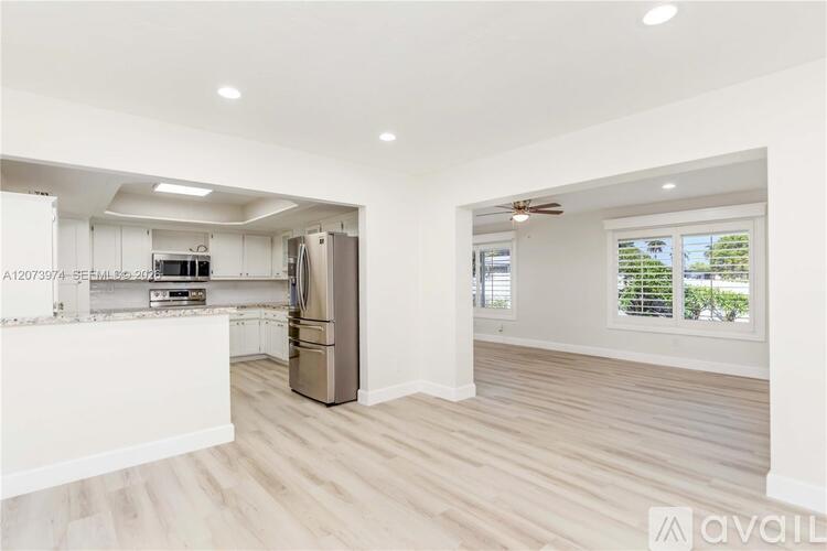 1900 NW 82nd Terrace 5 Beds Single Family Home for Rent - Photo gallery 3
