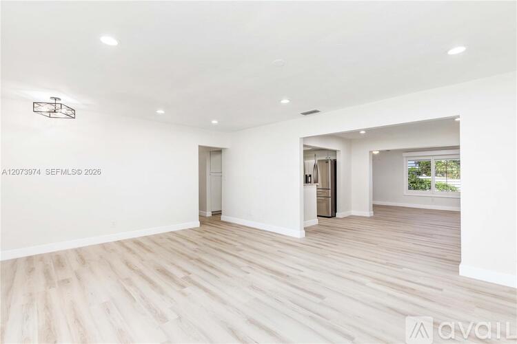 1900 NW 82nd Terrace 5 Beds Single Family Home for Rent - Photo gallery 4