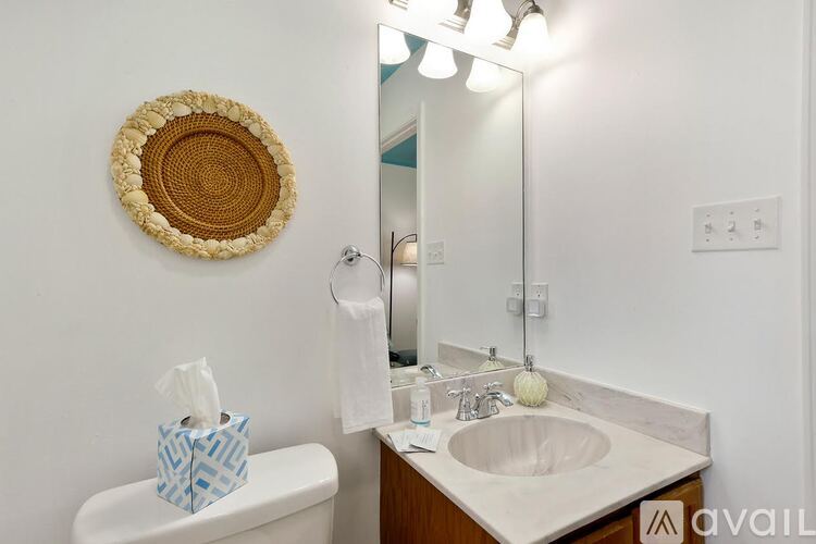 329 Davis Street 3 Beds Single Family Home for Rent - Photo gallery 4