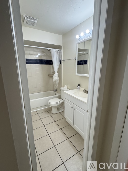 19144 Miami Boulevard 2 Beds Apartment for Rent - Photo gallery 3