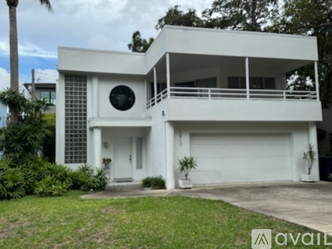 2910 West Bay Villa Avenue 3 Beds Single Family Home for Rent - Photo gallery 1