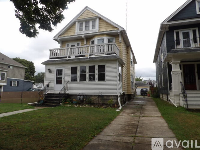 281 Woodside Ave 3 Beds Apartment for Rent - Photo gallery 1