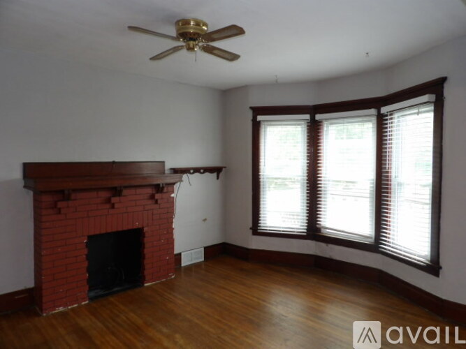 281 Woodside Ave 3 Beds Apartment for Rent - Photo gallery 2