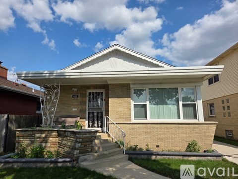 9825 South Albany Avenue 5 Beds Apartment for Rent