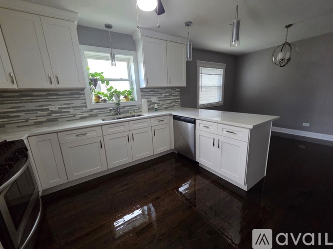 9825 South Albany Avenue 5 Beds Single Family Home for Rent - Photo gallery 3