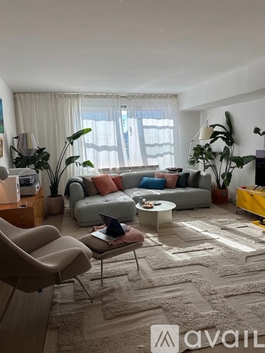 355 S End Ave 2 Beds Apartment for Rent - Photo gallery 3