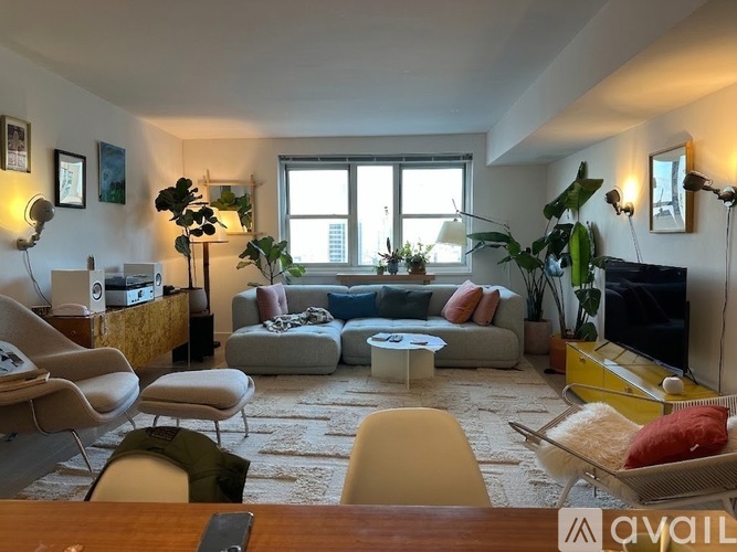 355 S End Ave 2 Beds Apartment for Rent - Photo gallery 4