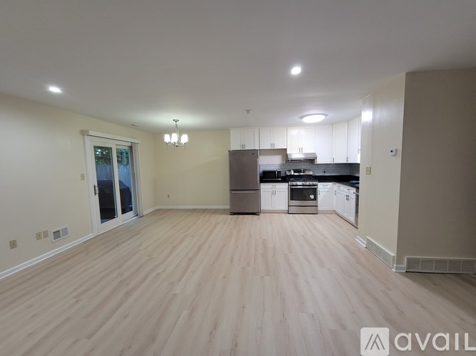 4039 Chaucer Place 3 Beds Townhouse for Rent - Photo gallery 4