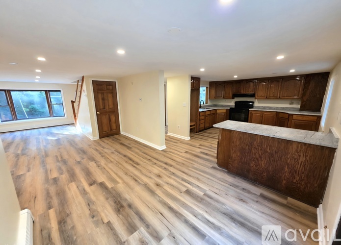 202 Alger St 4 Beds Apartment for Rent - Photo gallery 3