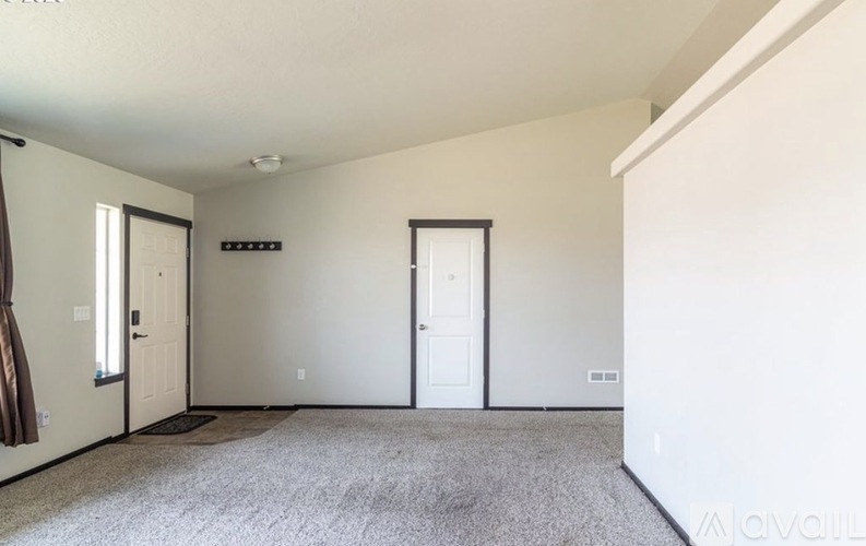 2766 Thrush St. 3 Beds Single Family Home for Rent - Photo gallery 5