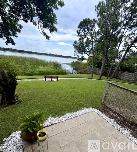 10103 Sailwinds Boulevard North 3 Beds Apartment for Rent