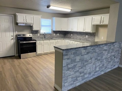 615 North 8Th 3 Beds Apartment for Rent