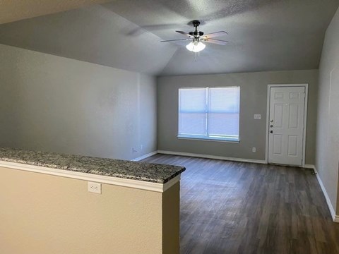 615 North 8Th 3 Beds Apartment for Rent