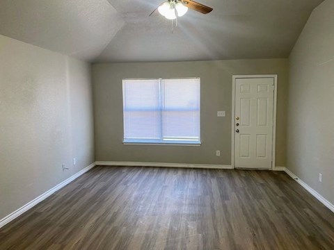 615 North 8Th 3 Beds Apartment for Rent