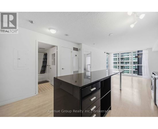 1116 - 19 SINGER COURT 1 Apartment, Condo, Home for Rent - Photo gallery 2