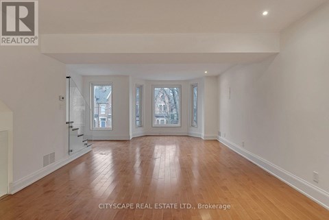 #2 UPPER - 180 STRACHAN AVENUE 3 Beds Apartment for Rent