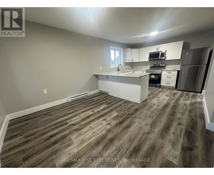 3 - 565 EMMA STREET 3 Beds Home, Multifamily, Triplex for Rent - Photo gallery 1